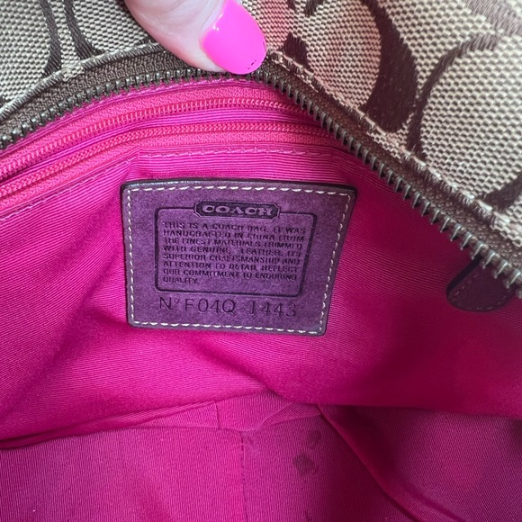 Authentic Coach handbag and mini wallet inside - Picture 14 of 14